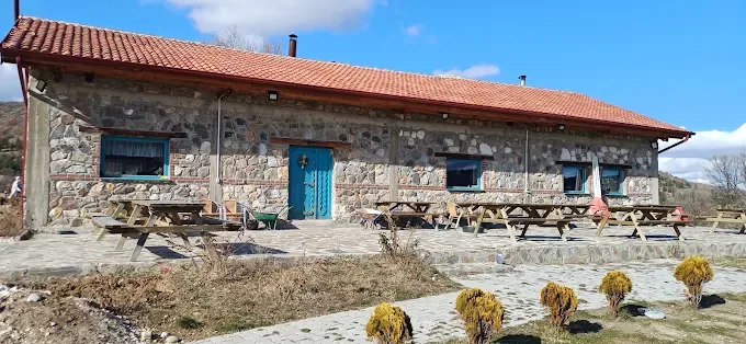 Taş restoranın mevcut açık terası