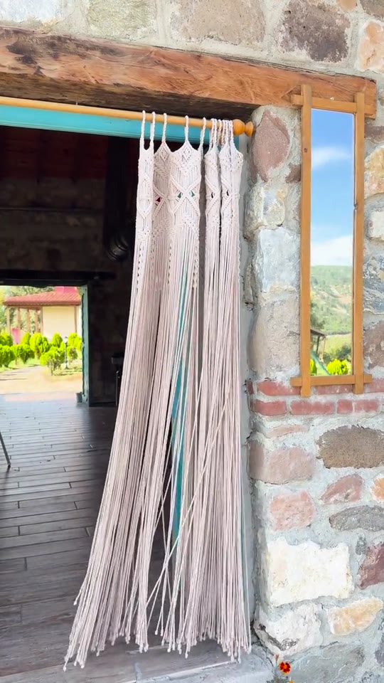 Turkuaz kapılı taş restoranımızdan kısa bir an